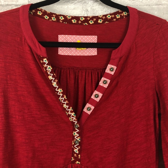 Antro: Little Yellow Button Red Catantha Tee - Picture 2 of 7